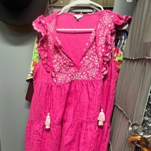 Crown and Ivy Large pink ruffle sleeve